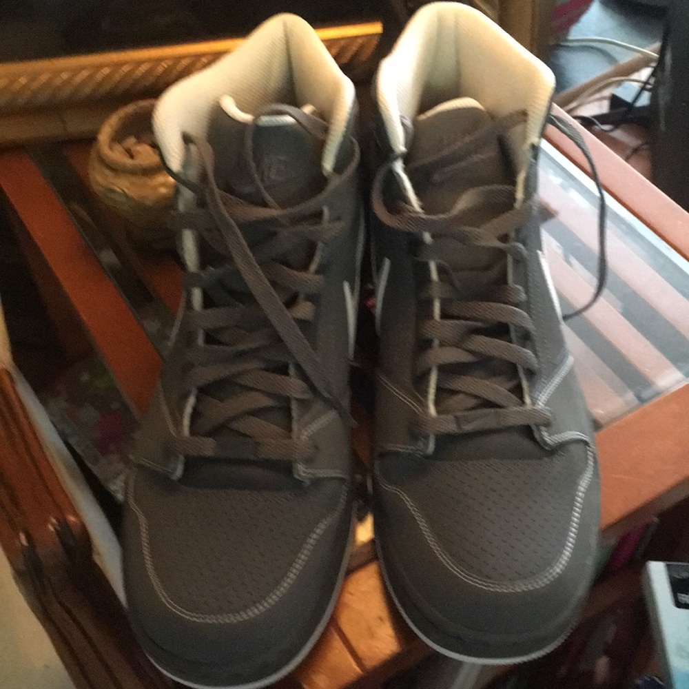 Authentic Nike IV Prestige High - Size 12